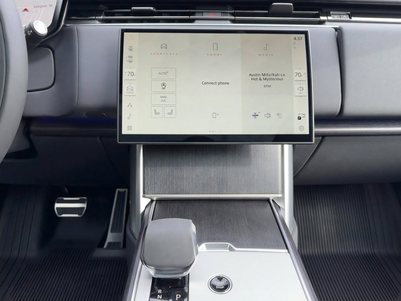 New 2025 Land Rover Range Rover SE image 17