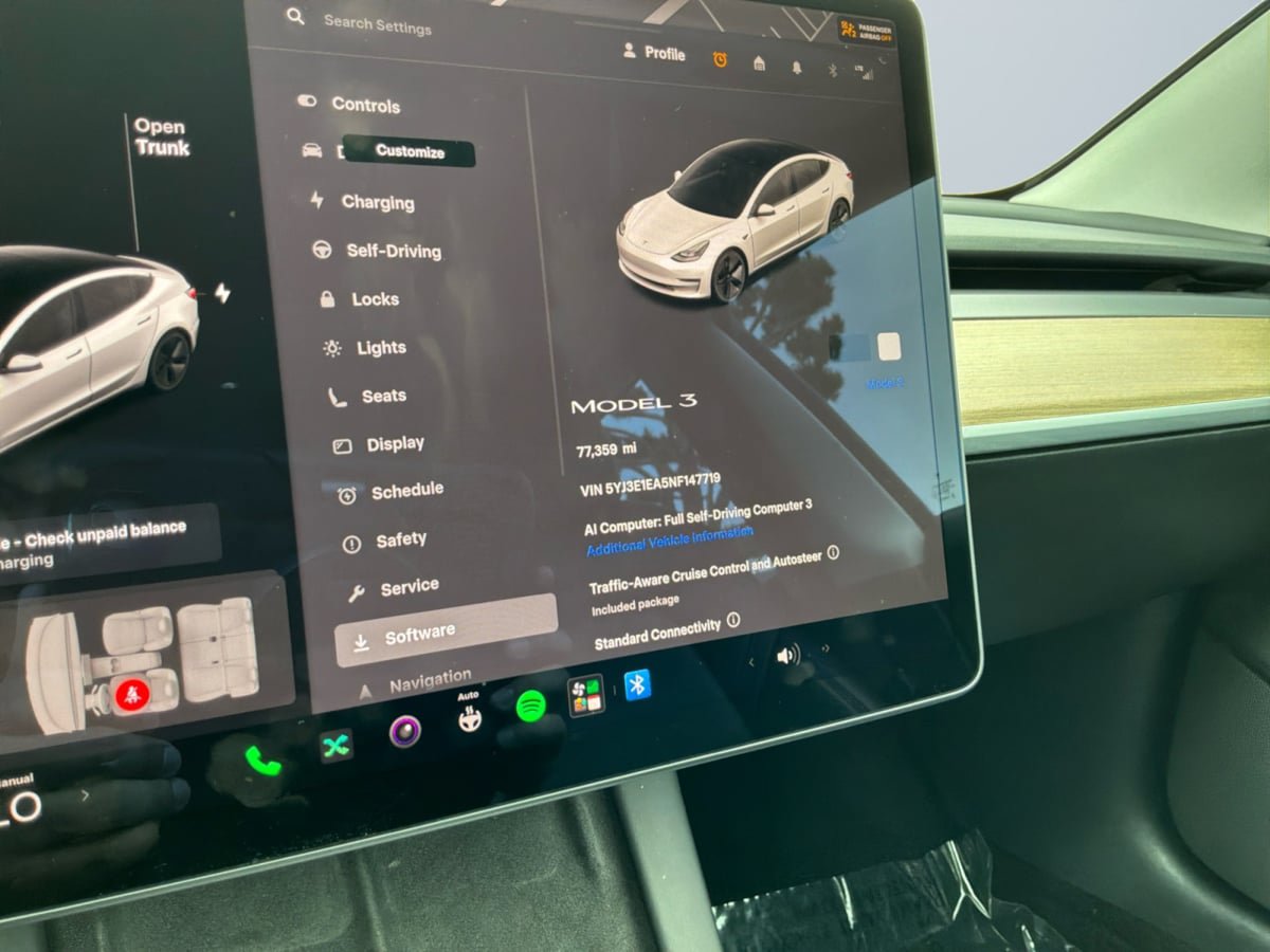 Used 2022 Tesla Model 3 Standard Range RWD image 12