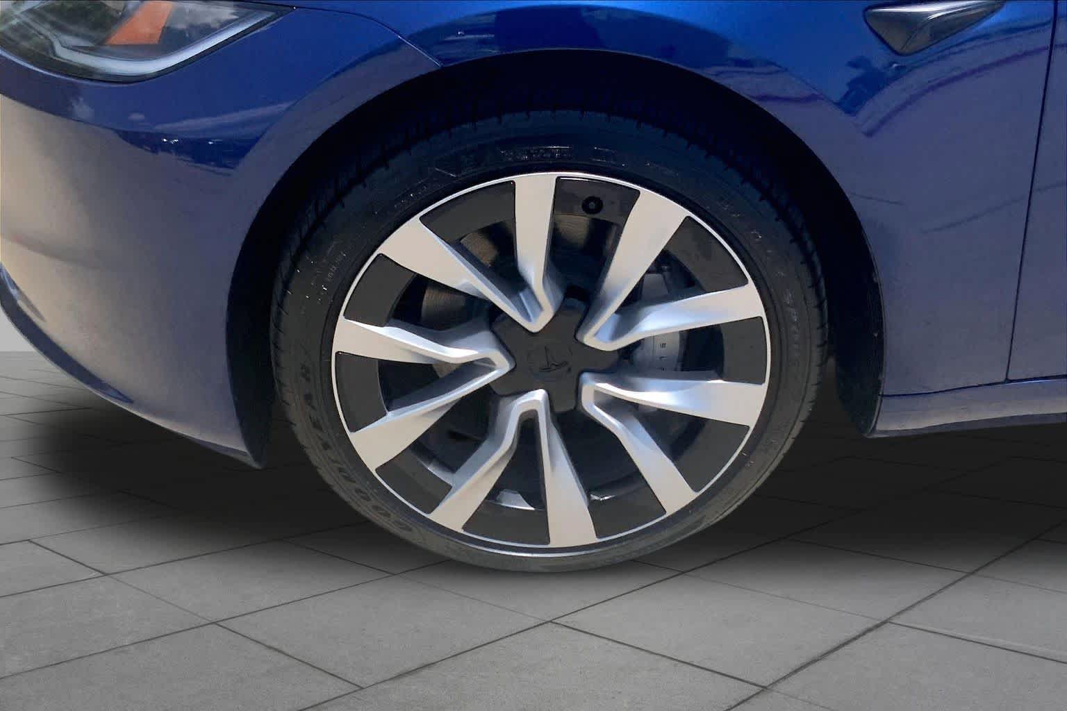 Used 2025 Tesla Model 3 Long Range RWD image 10