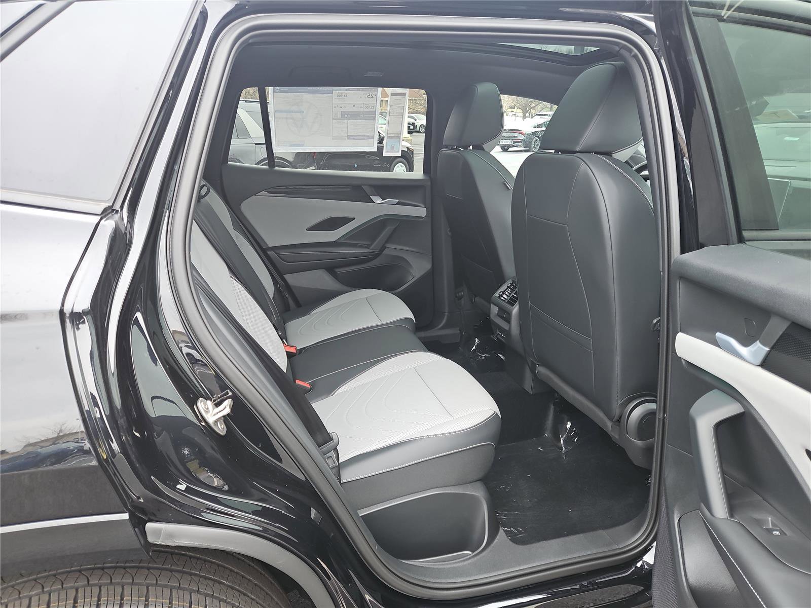 New 2026 Volkswagen Tiguan SE R-Line image 31