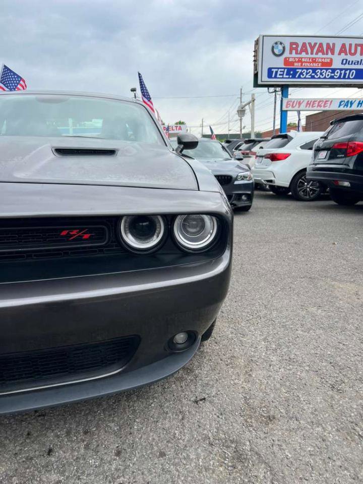 Used 2017 Dodge Challenger R/T RWD image 4