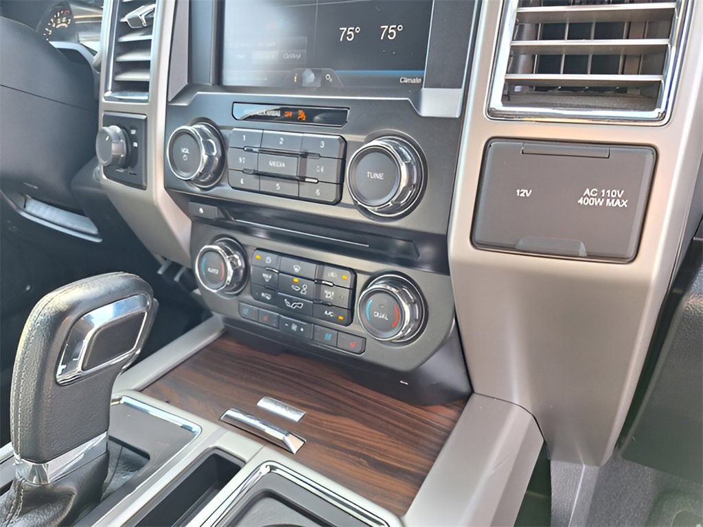 Used 2015 Ford F150 Lariat image 28