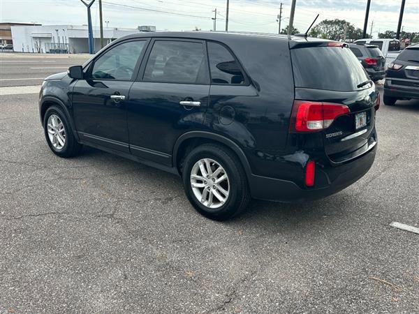 Used 2014 Kia Sorento LX image 2