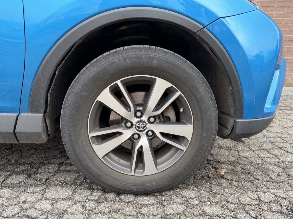 Used 2018 Toyota RAV4 XLE image 33