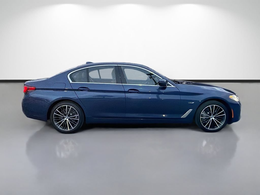 Used 2023 BMW 530e RWD image 2