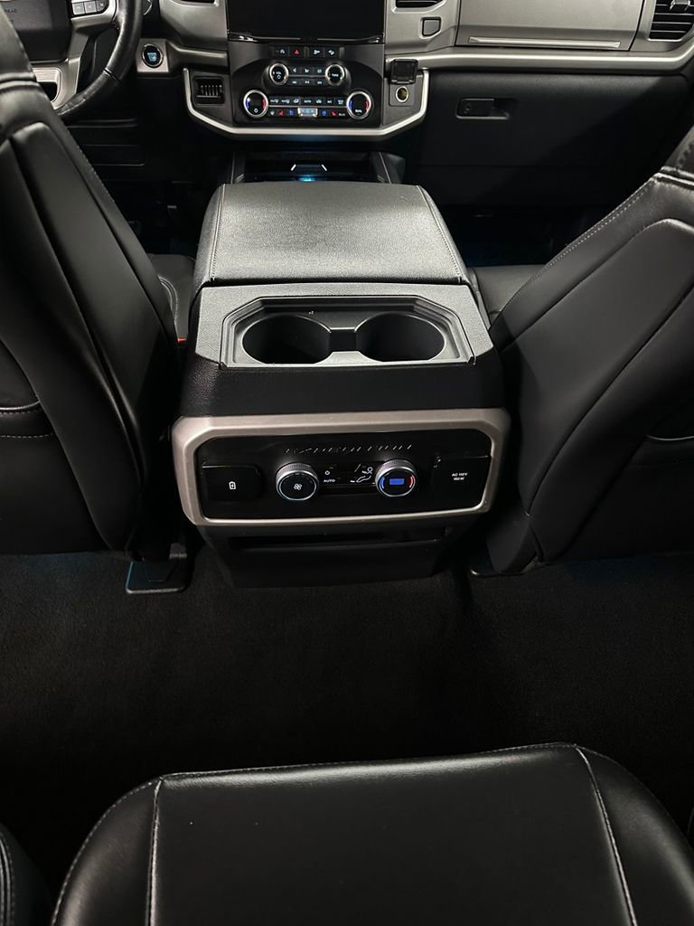 Used 2024 Ford Expedition Max XLT image 27