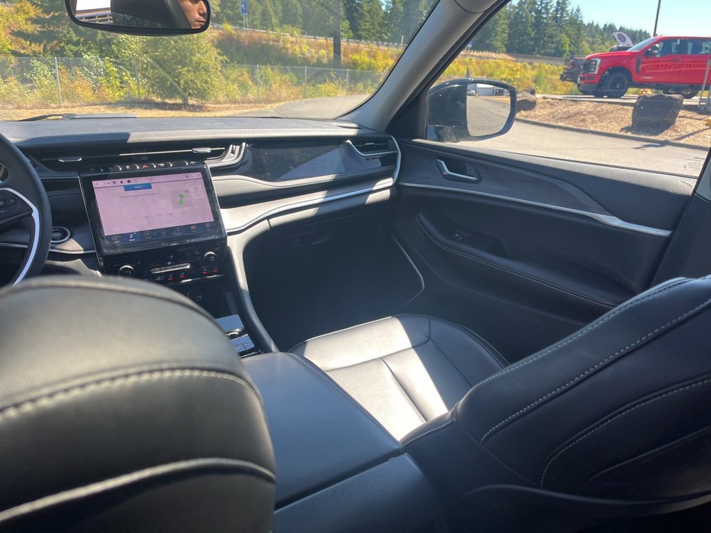 Used 2023 Jeep Grand Cherokee 4WD 4xe image 25