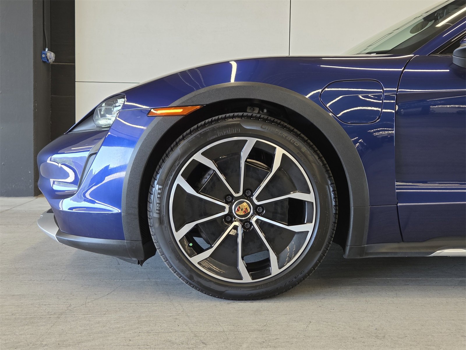 Used 2022 Porsche Taycan 4 Cross Turismo image 9