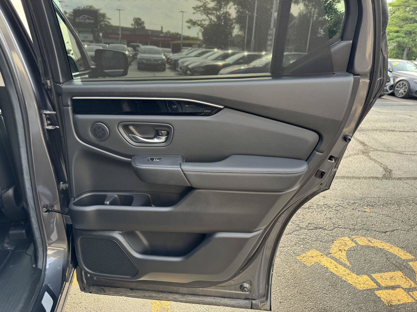 Used 2025 Honda Pilot EX-L image 38