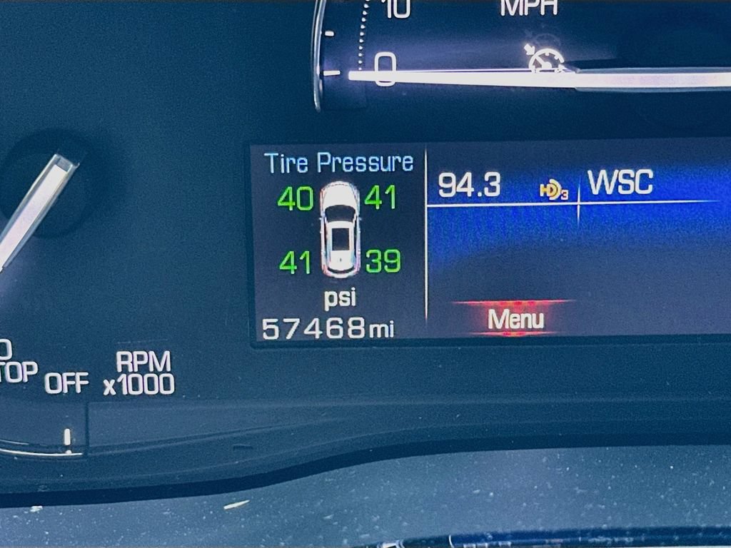 Used 2017 Cadillac XT5 Luxury w/ Driver Awareness Package FWD image 12