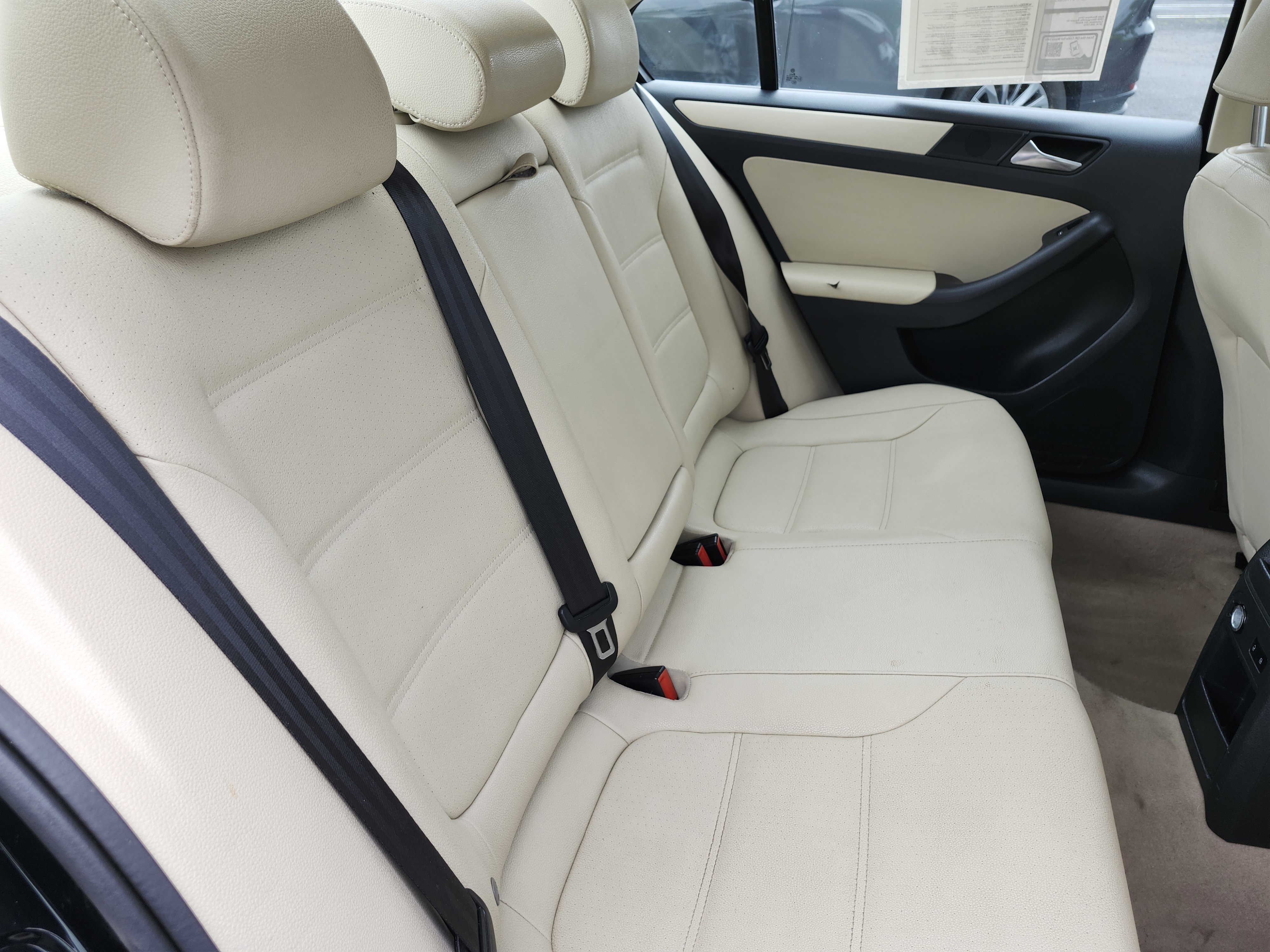 Used 2011 Volkswagen Jetta SE FWD image 17