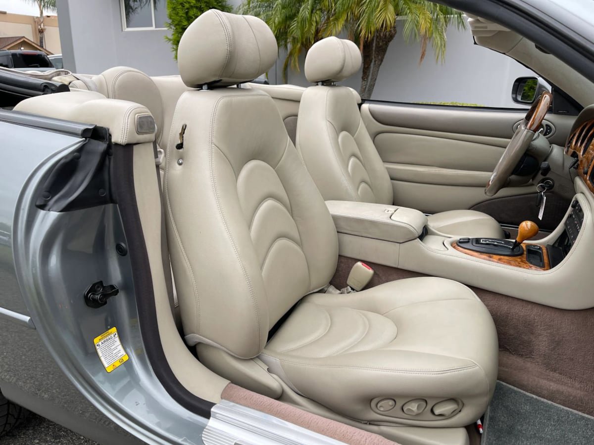 Used 2002 Jaguar XK8 Convertible RWD image 19