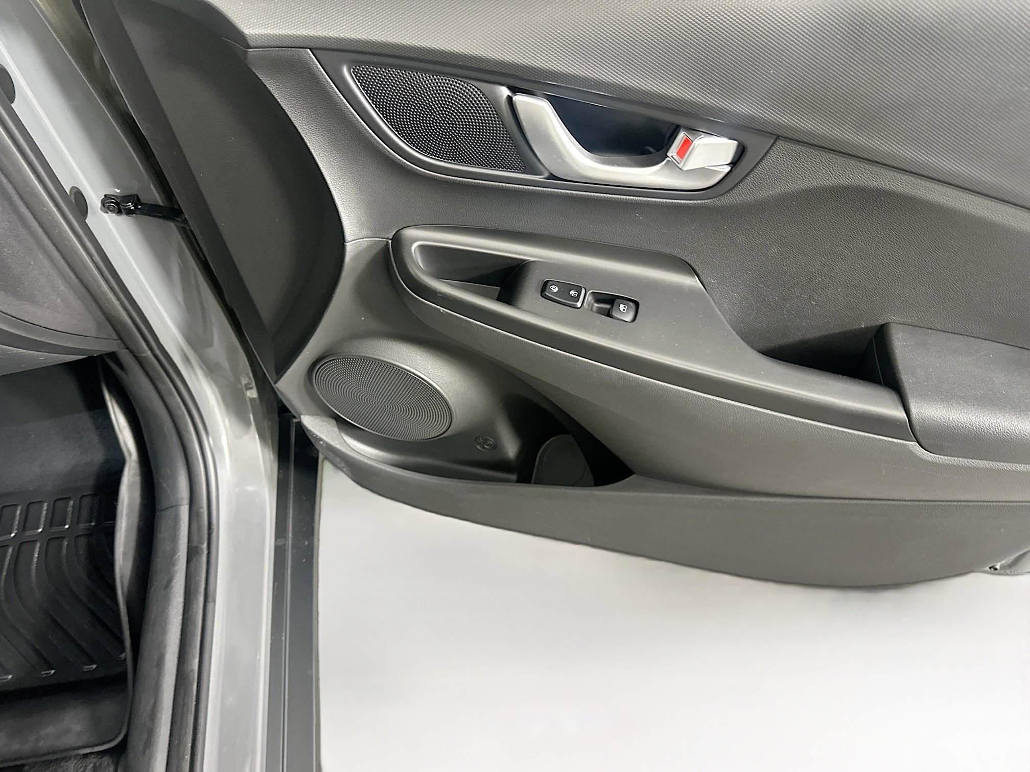 Used 2023 Hyundai Kona SEL image 32