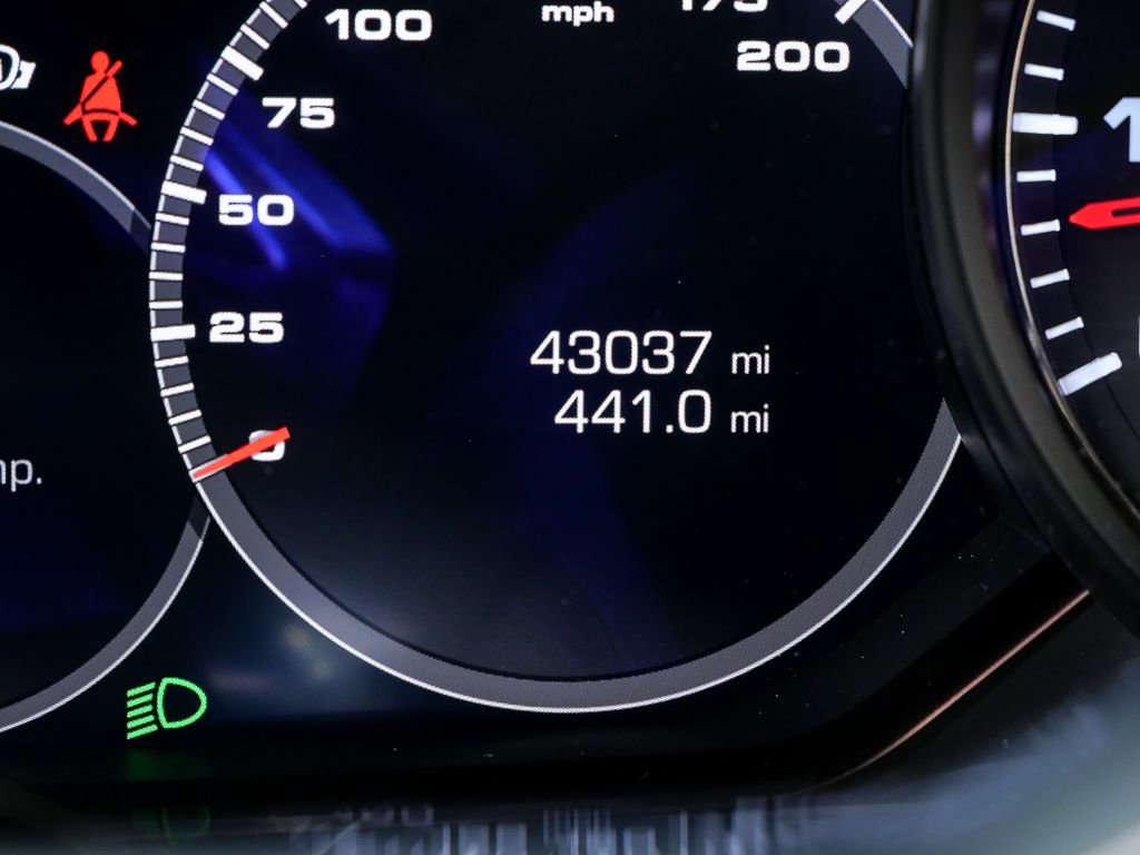 Certified 2018 Porsche Panamera 4S image 12