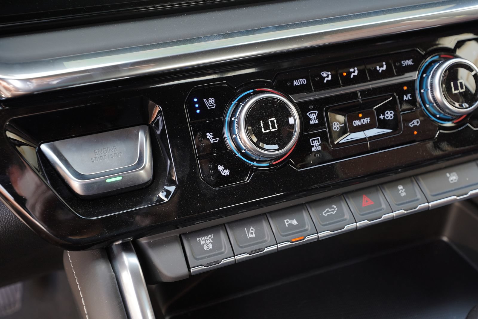New 2026 GMC Sierra 3500 Denali Ultimate AWD/4WD image 16