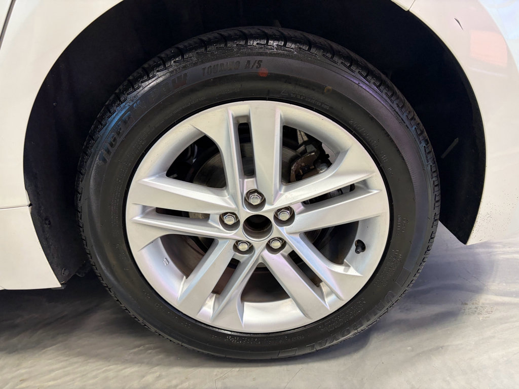 Used 2019 Toyota Corolla SE FWD image 20