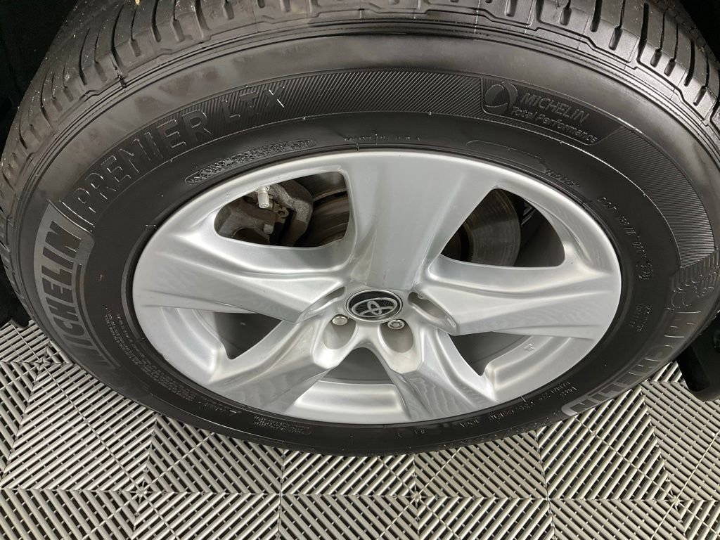 Used 2023 Toyota Highlander LE image 8