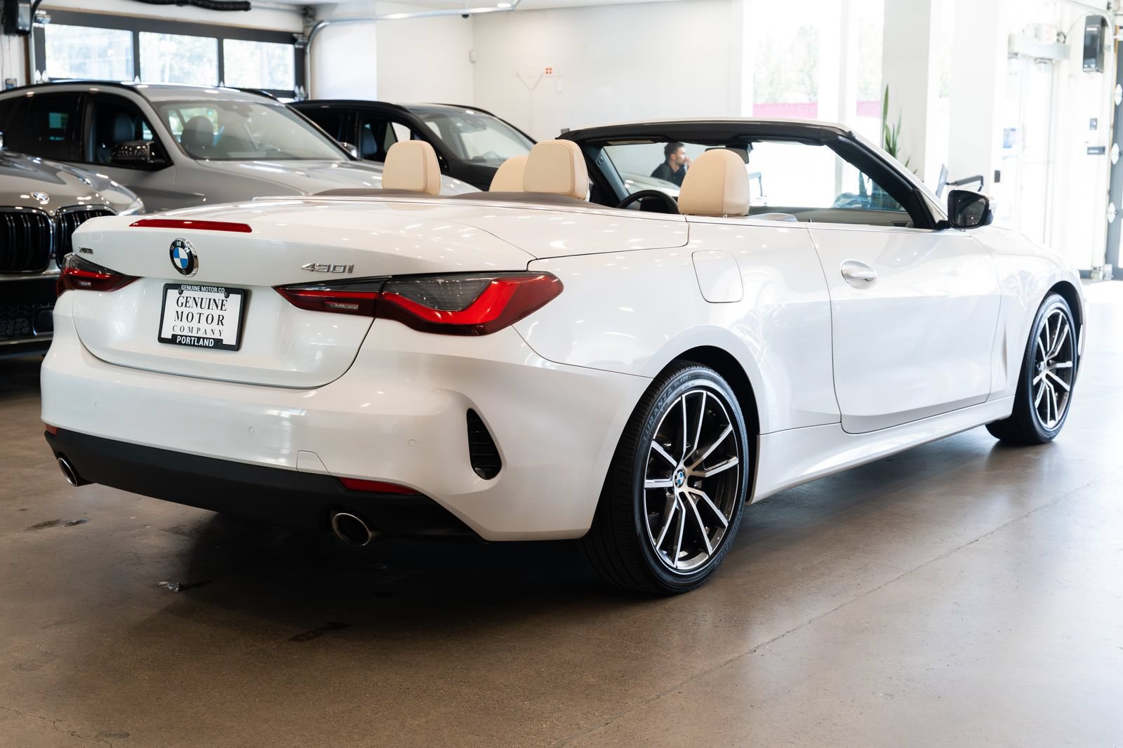 Used 2022 BMW 430i xDrive Convertible w/ Convenience Package AWD/4WD image 9