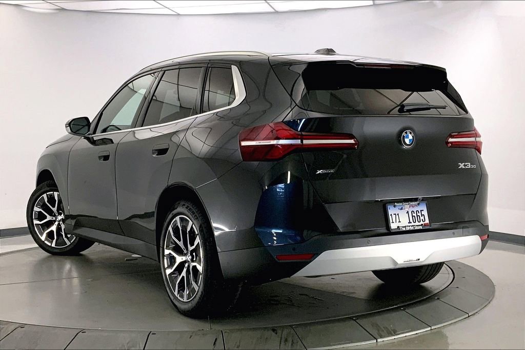 New 2025 BMW X3 xDrive30i w/ Convenience Package image 2