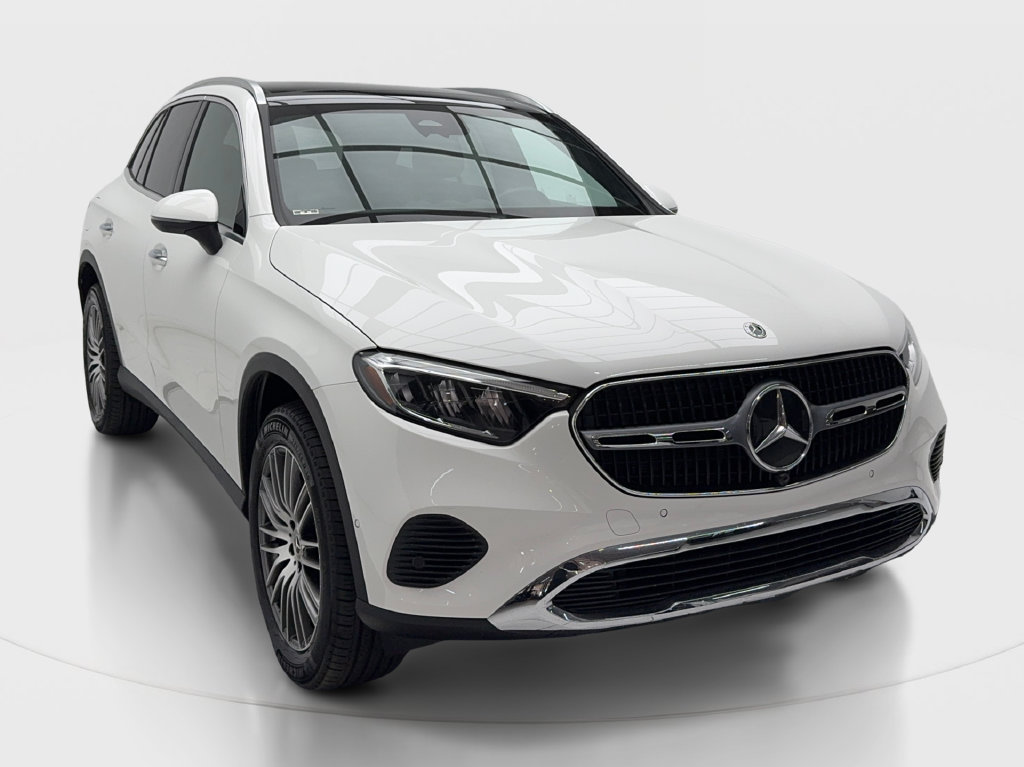 Used 2025 Mercedes-Benz GLC 300 image 3