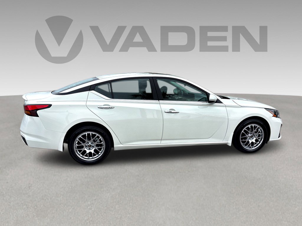 Used 2025 Nissan Altima 2.5 SV w/ SV Special Edition Package FWD image 28