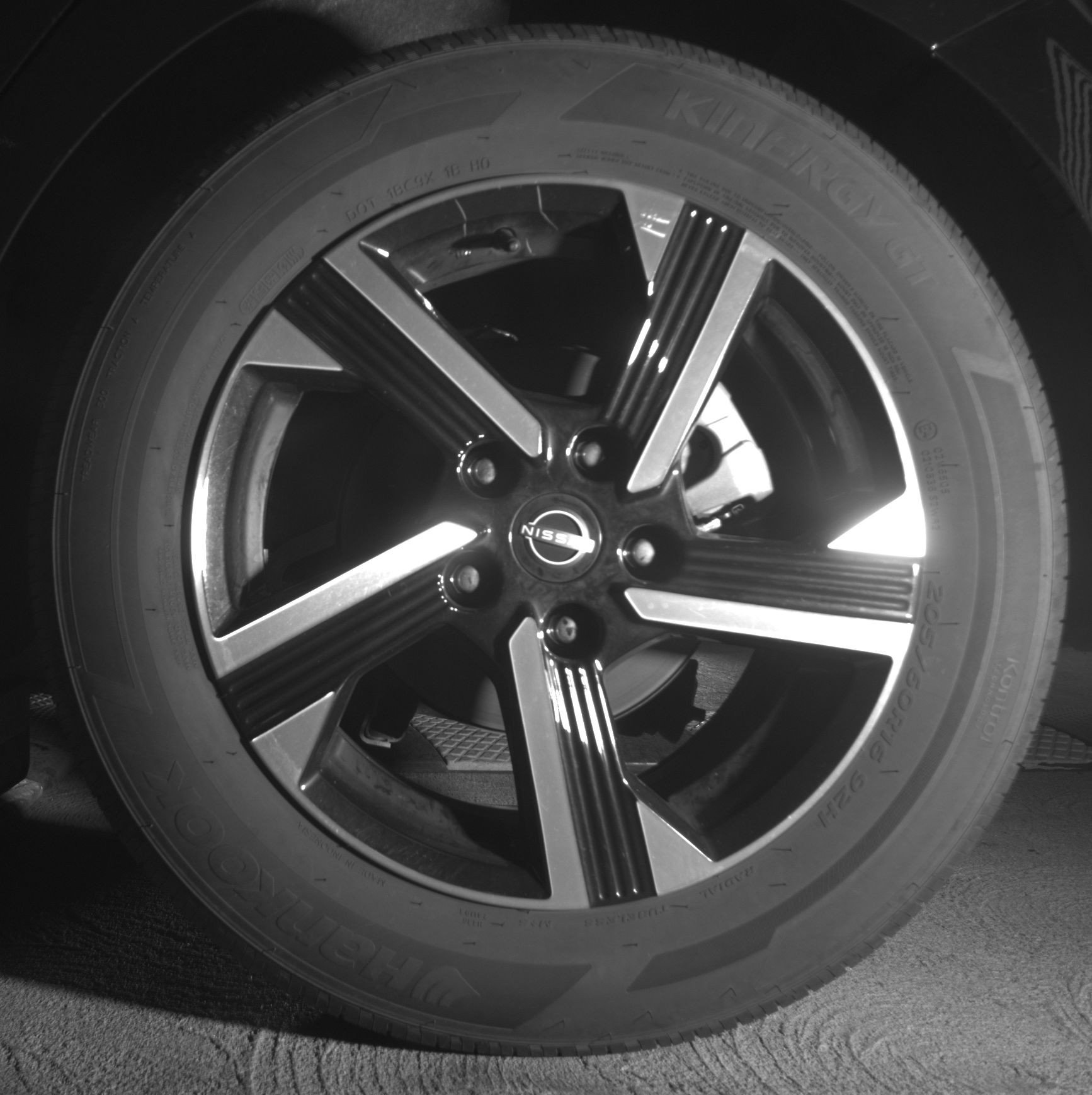 Used 2025 Nissan Sentra SV FWD image 14