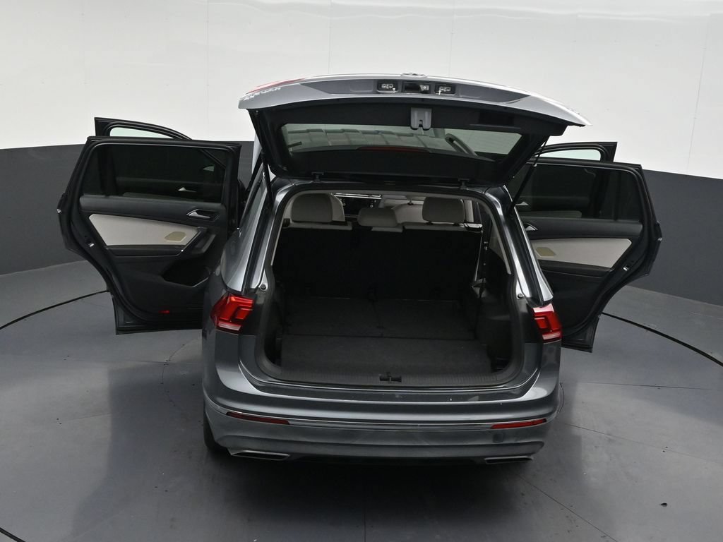 Used 2018 Volkswagen Tiguan SE w/ 18" Alloy Wheels Package FWD image 35