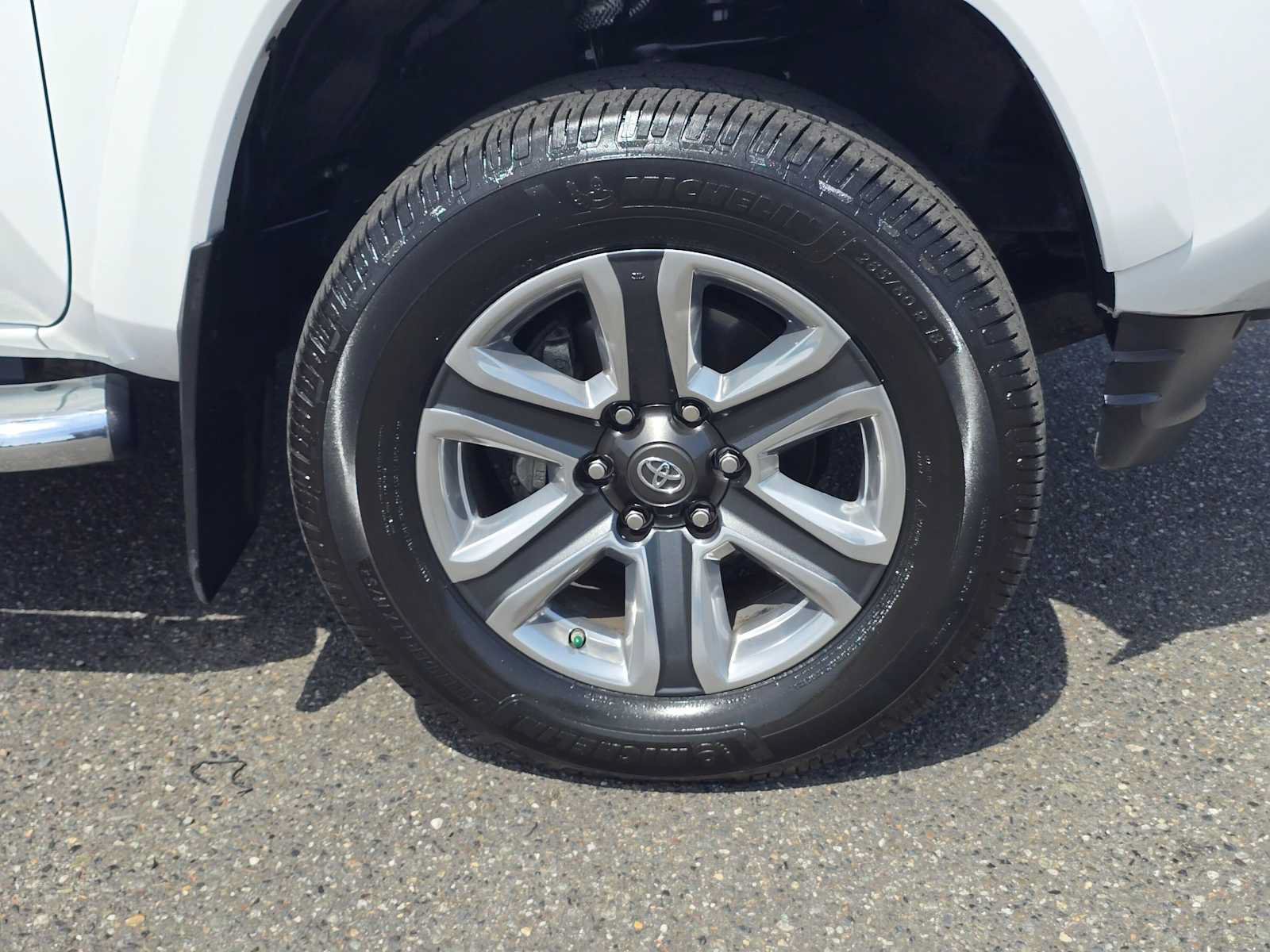 Used 2019 Toyota Tacoma Limited AWD/4WD image 9