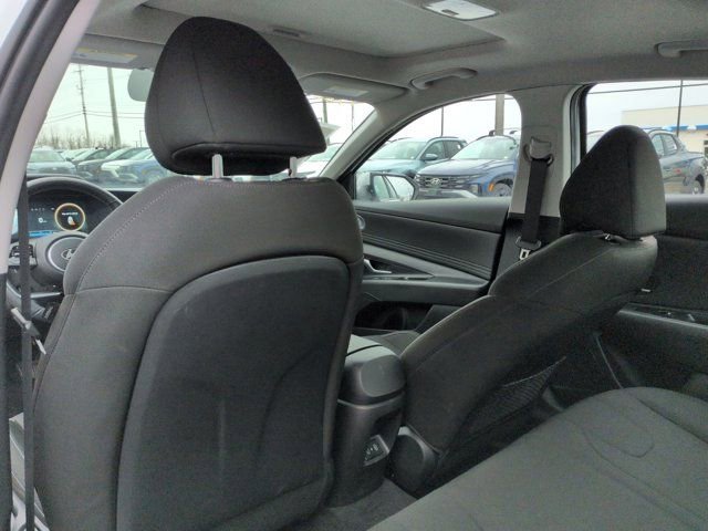 Used 2024 Hyundai Elantra SEL w/ Convenience Package image 15