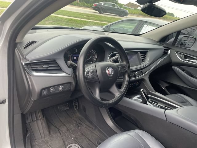 Used 2020 Buick Enclave Essence w/ Sound and Sites Package AWD/4WD image 18