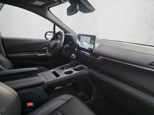 Used 2023 Toyota Sienna XSE image 11