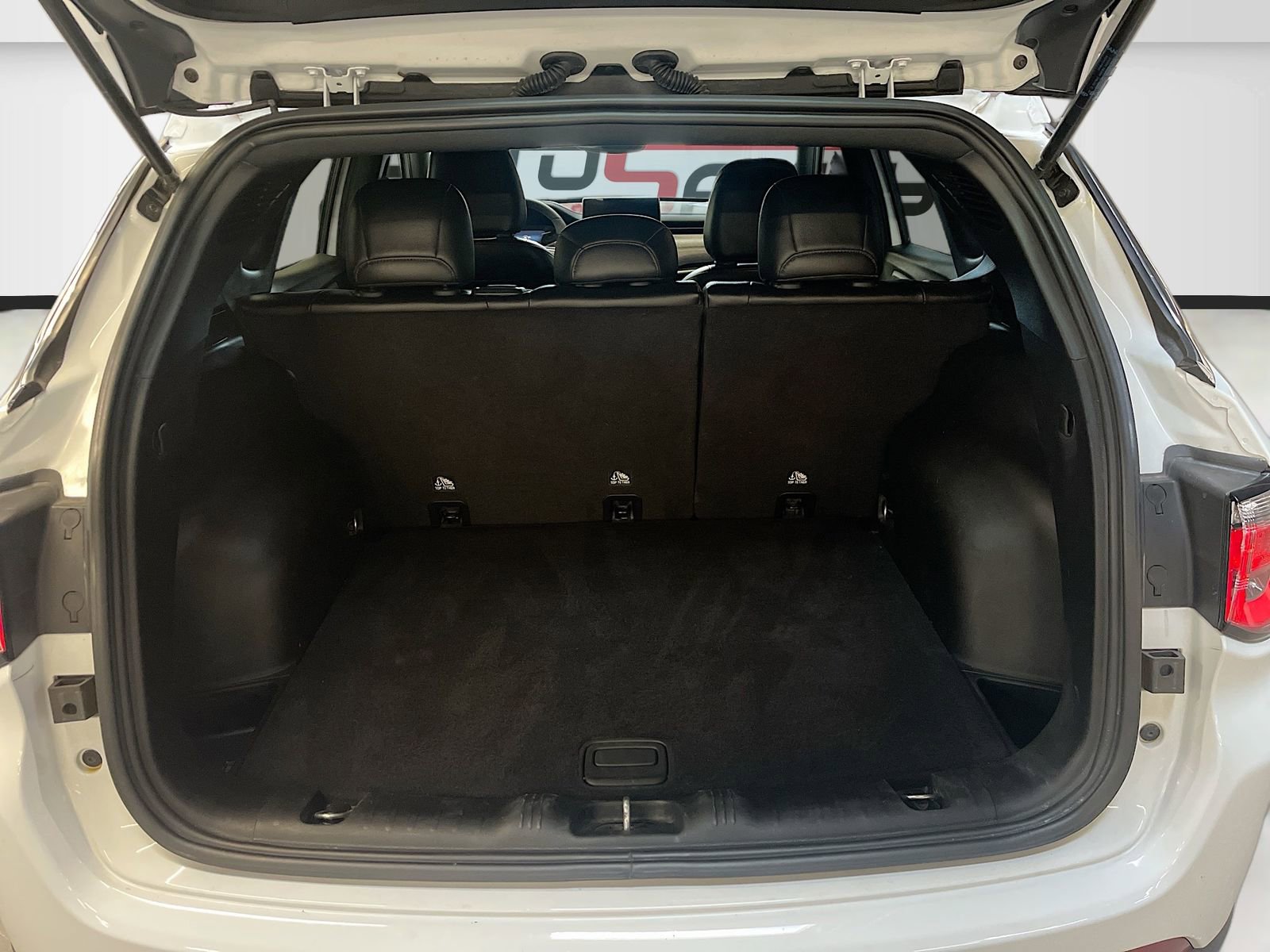 Used 2024 Jeep Compass Latitude w/ Altitude Special Edition image 24