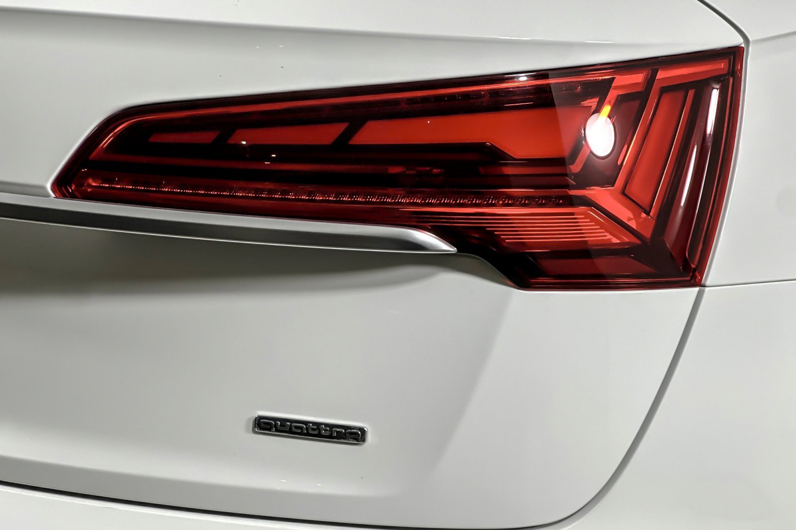 Used 2023 Audi Q5 2.0T Premium w/ Convenience Package image 25