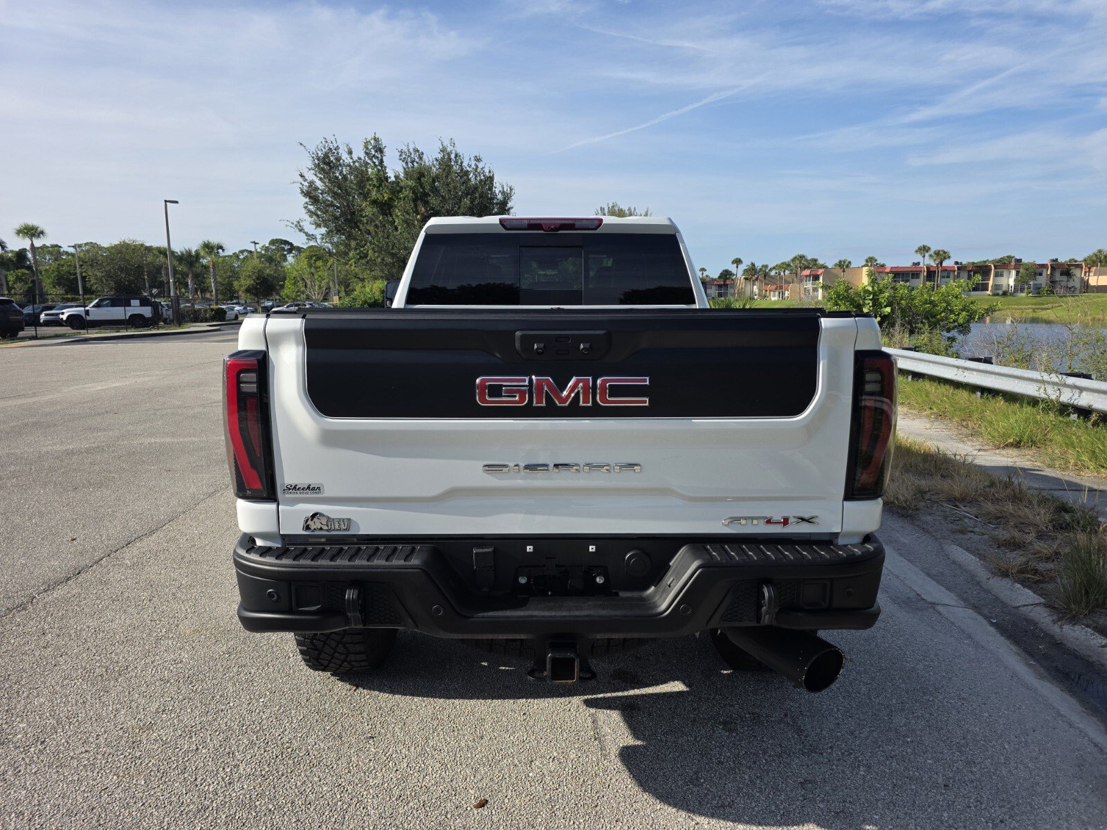 Used 2025 GMC Sierra 2500 AT4X w/ AT4X AEV Edition AWD/4WD image 6