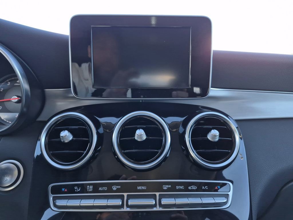 Used 2019 Mercedes-Benz GLC 300 4MATIC image 8