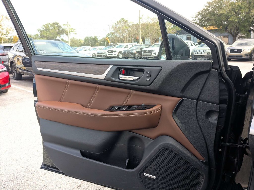 Used 2019 Subaru Outback 3.6R Touring AWD/4WD image 32