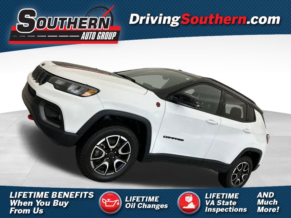 Used 2025 Jeep Compass Trailhawk AWD/4WD image 1
