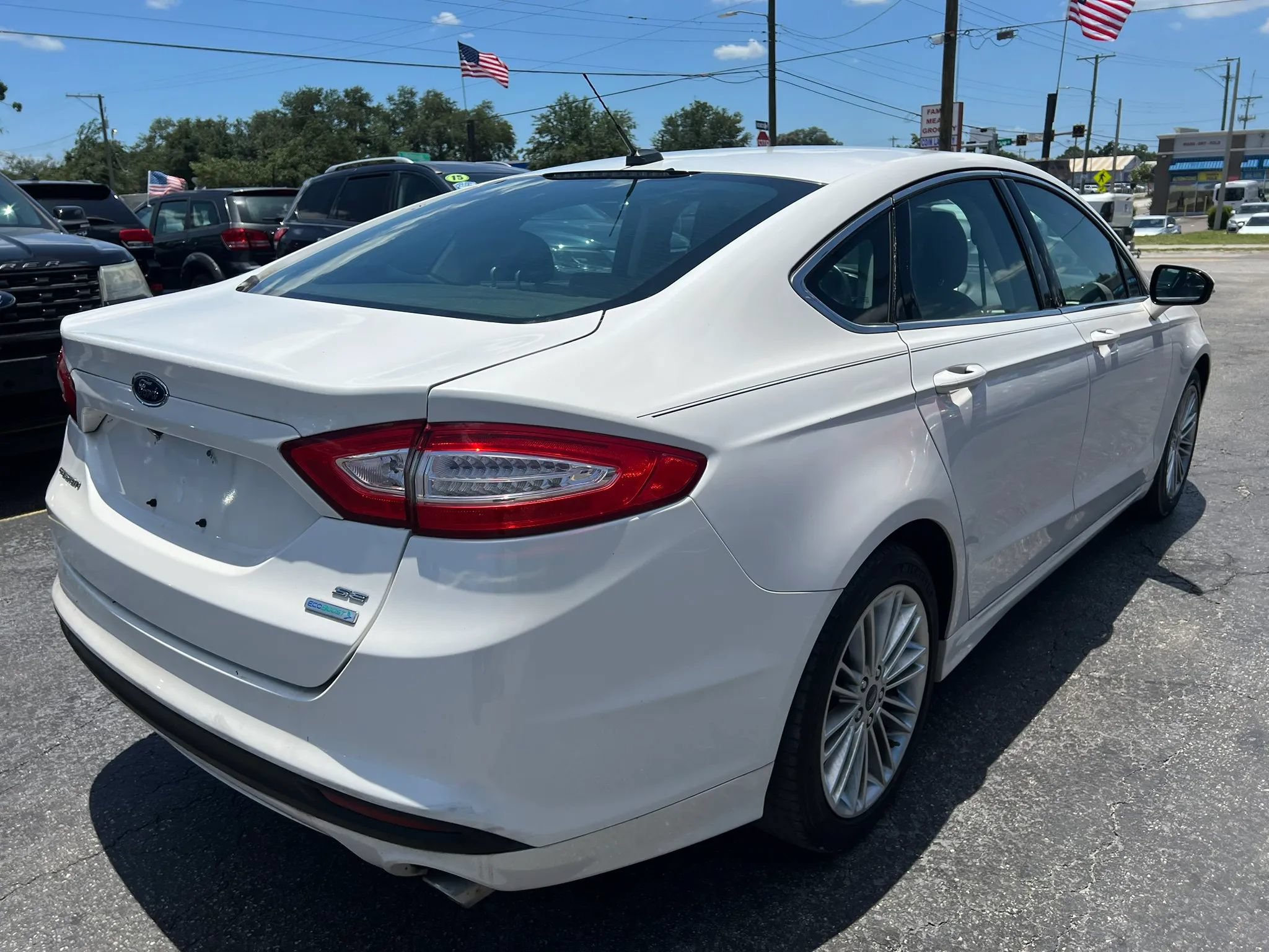 Used 2014 Ford Fusion SE w/ Equipment Group 202A FWD image 5