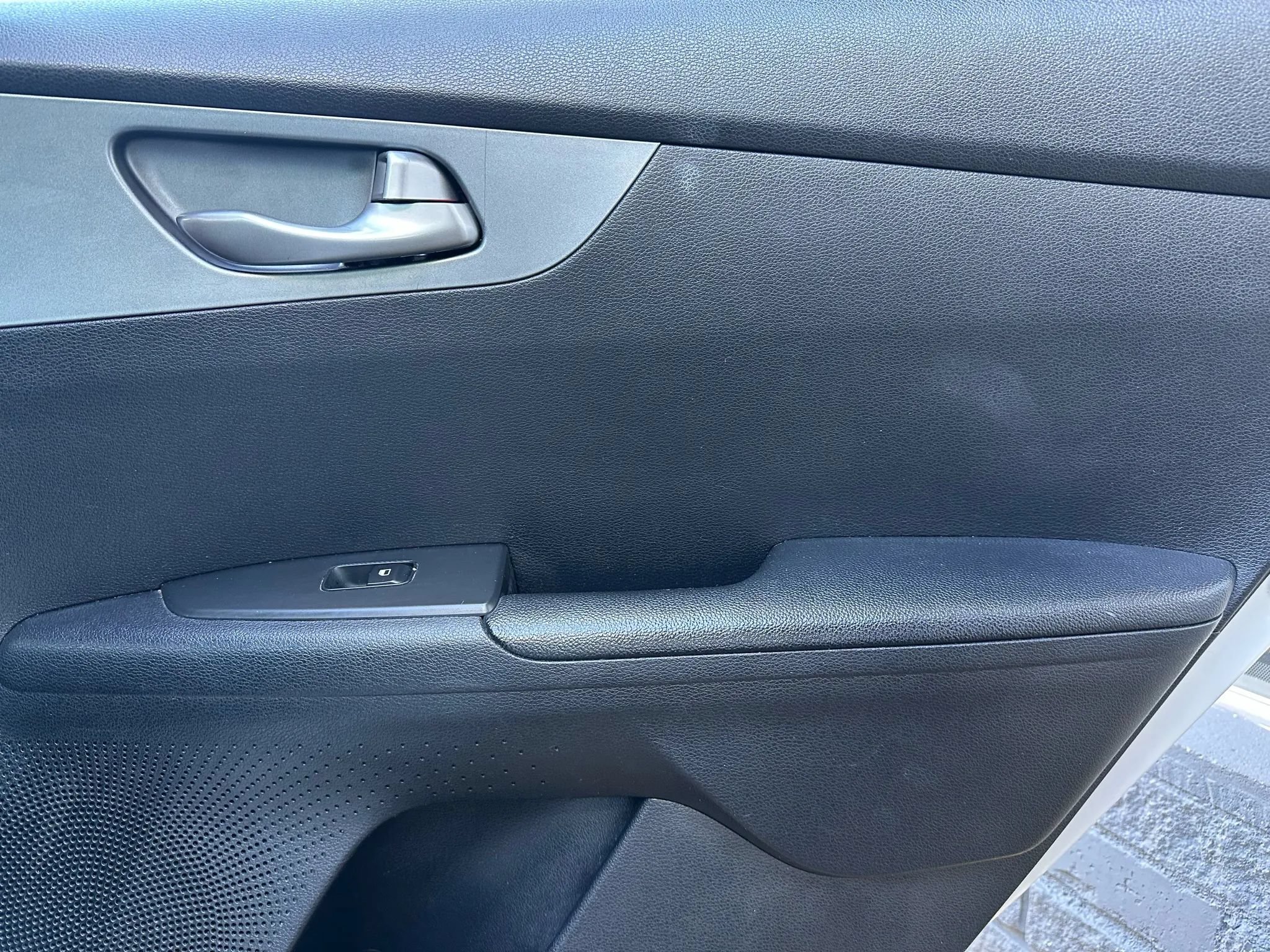 Used 2021 Kia Forte LXS FWD image 9