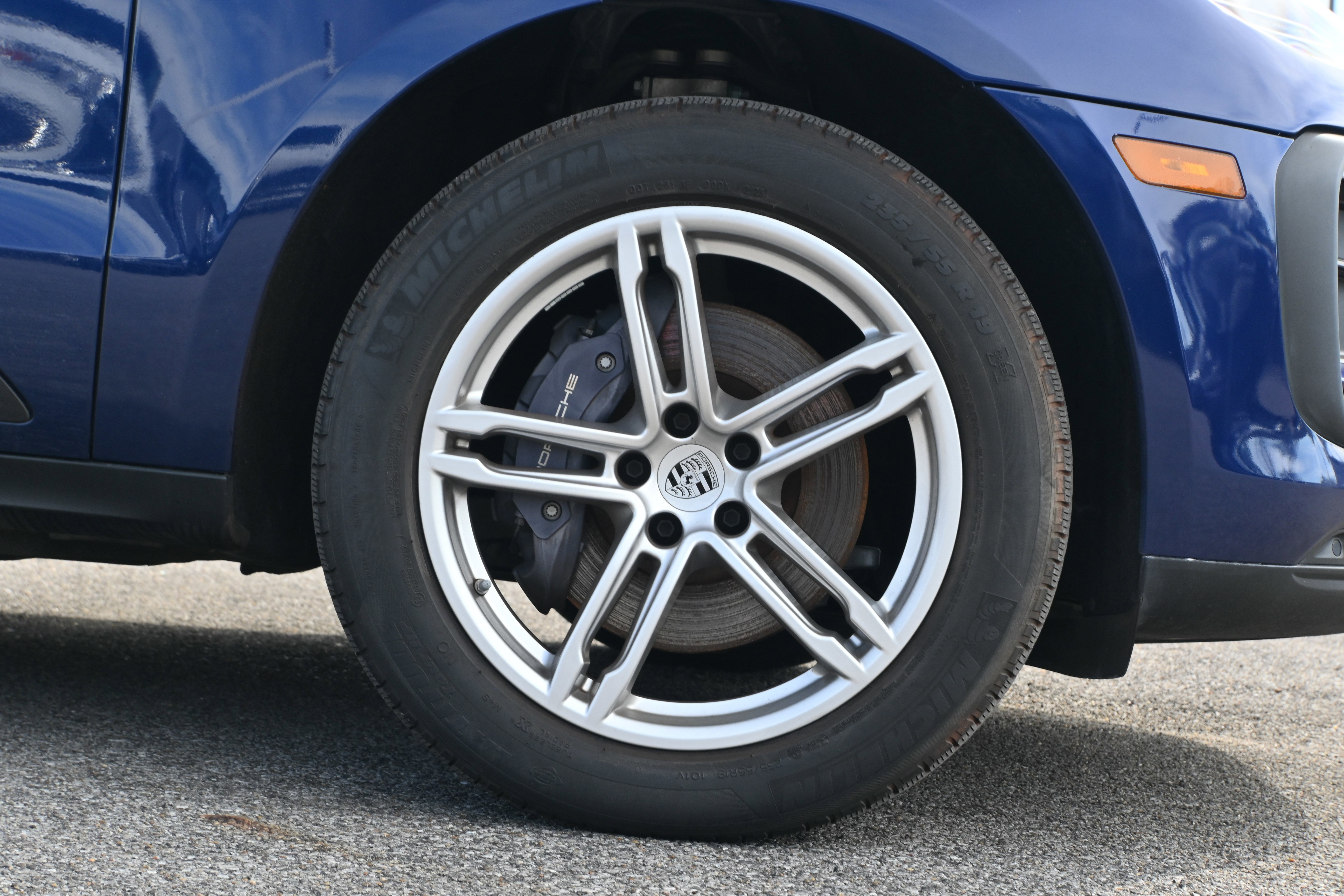 Used 2024 Porsche Macan w/ Premium Plus Package image 21