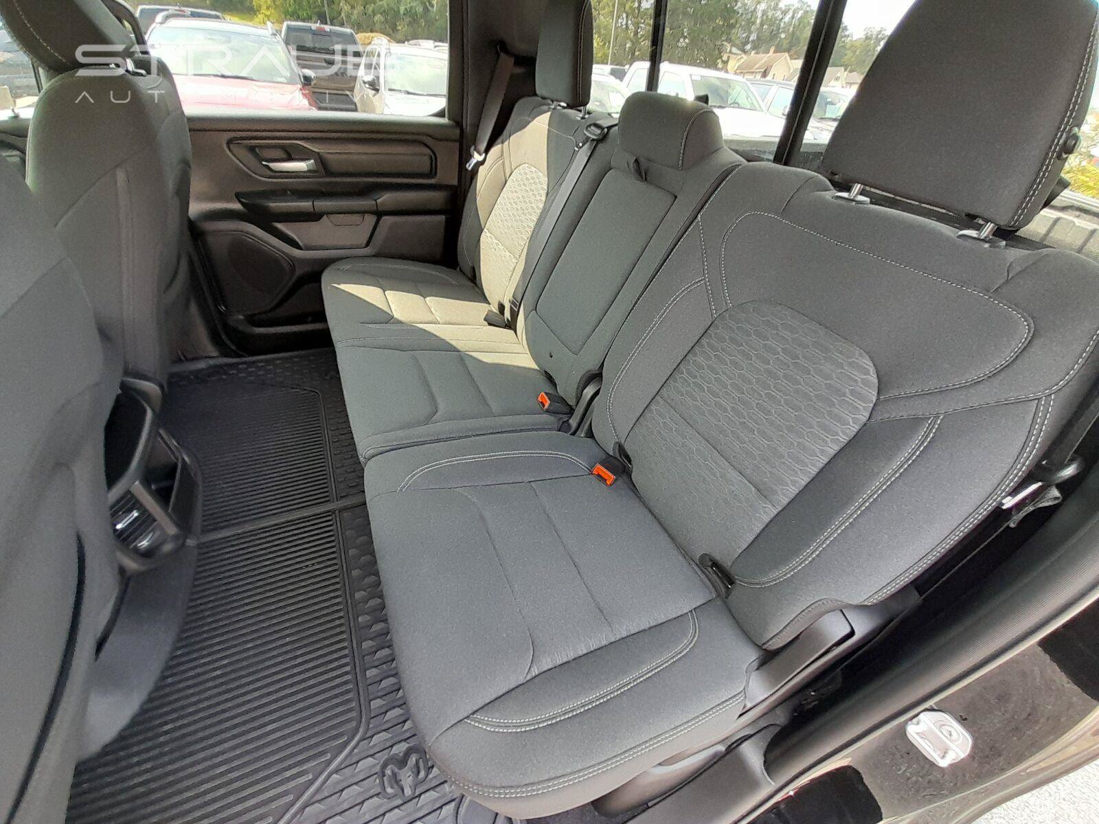 Used 2025 RAM 1500 Warlock AWD/4WD image 39