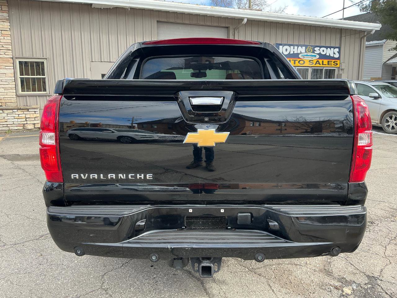Used 2013 Chevrolet Avalanche LT w/ Suspension Package, Off-Road image 4