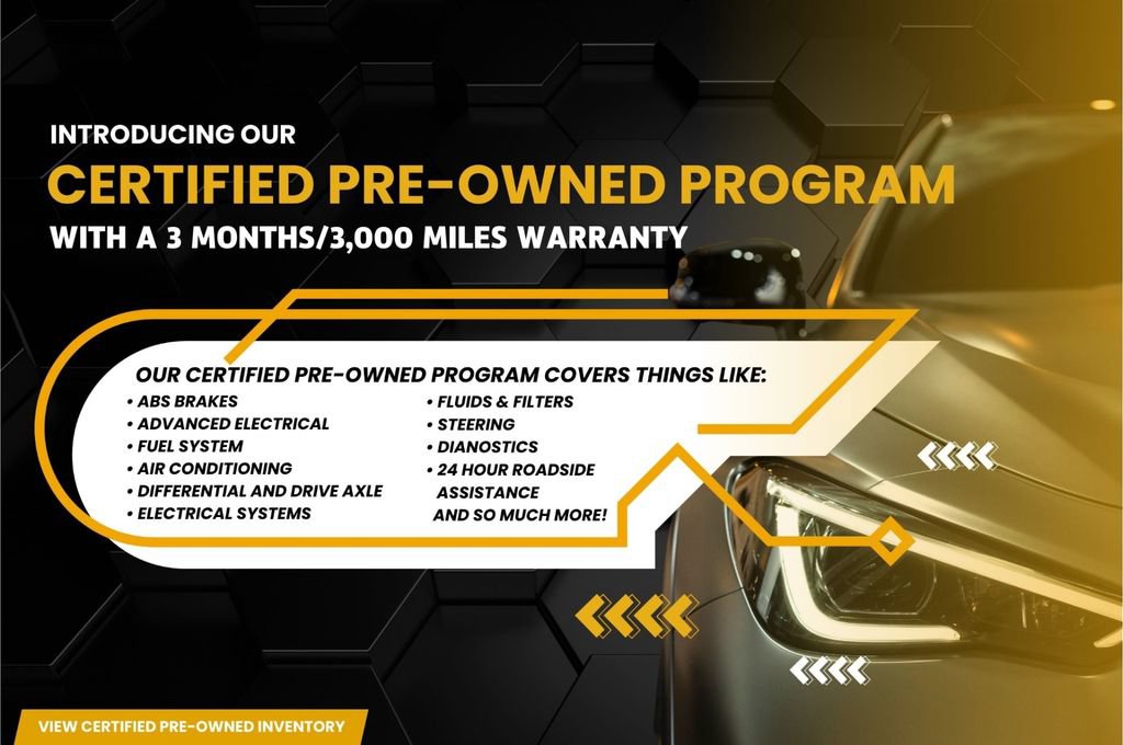 Used 2023 Cadillac Lyriq AWD image 3