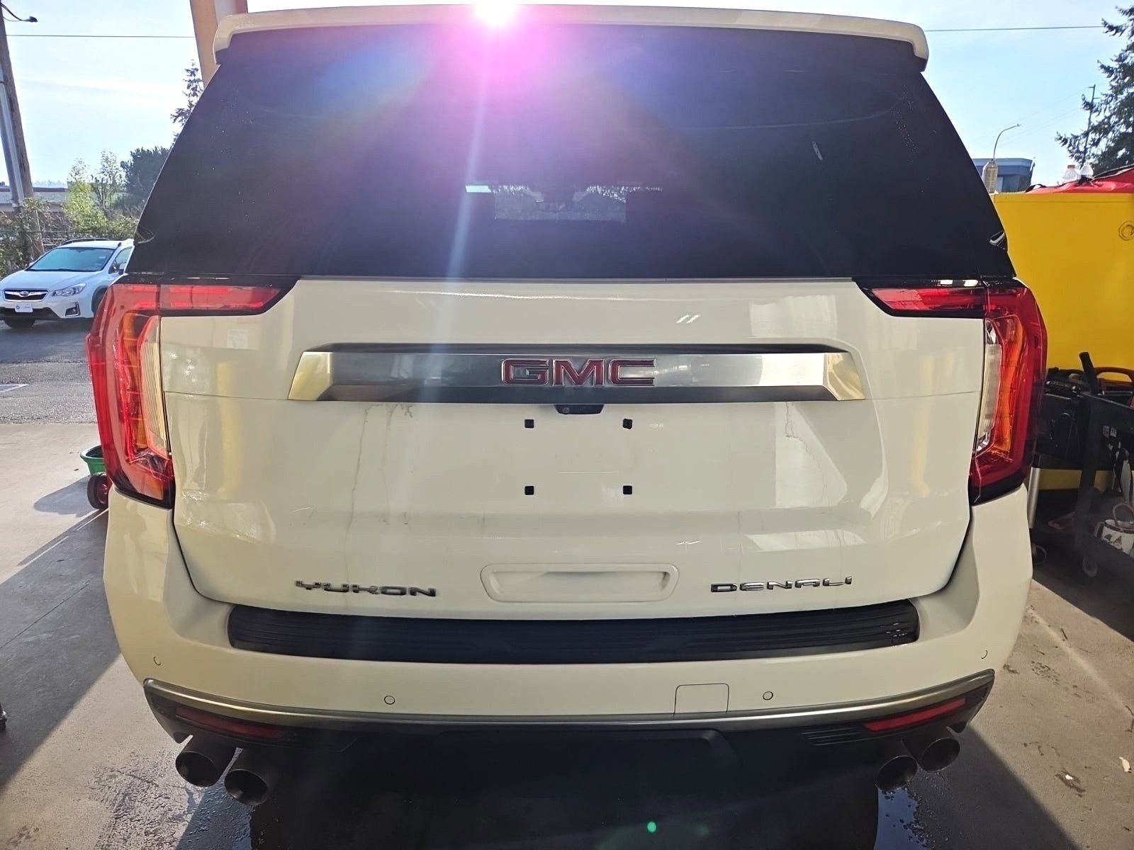 Used 2024 GMC Yukon Denali w/ Advanced Technology Package AWD/4WD image 5