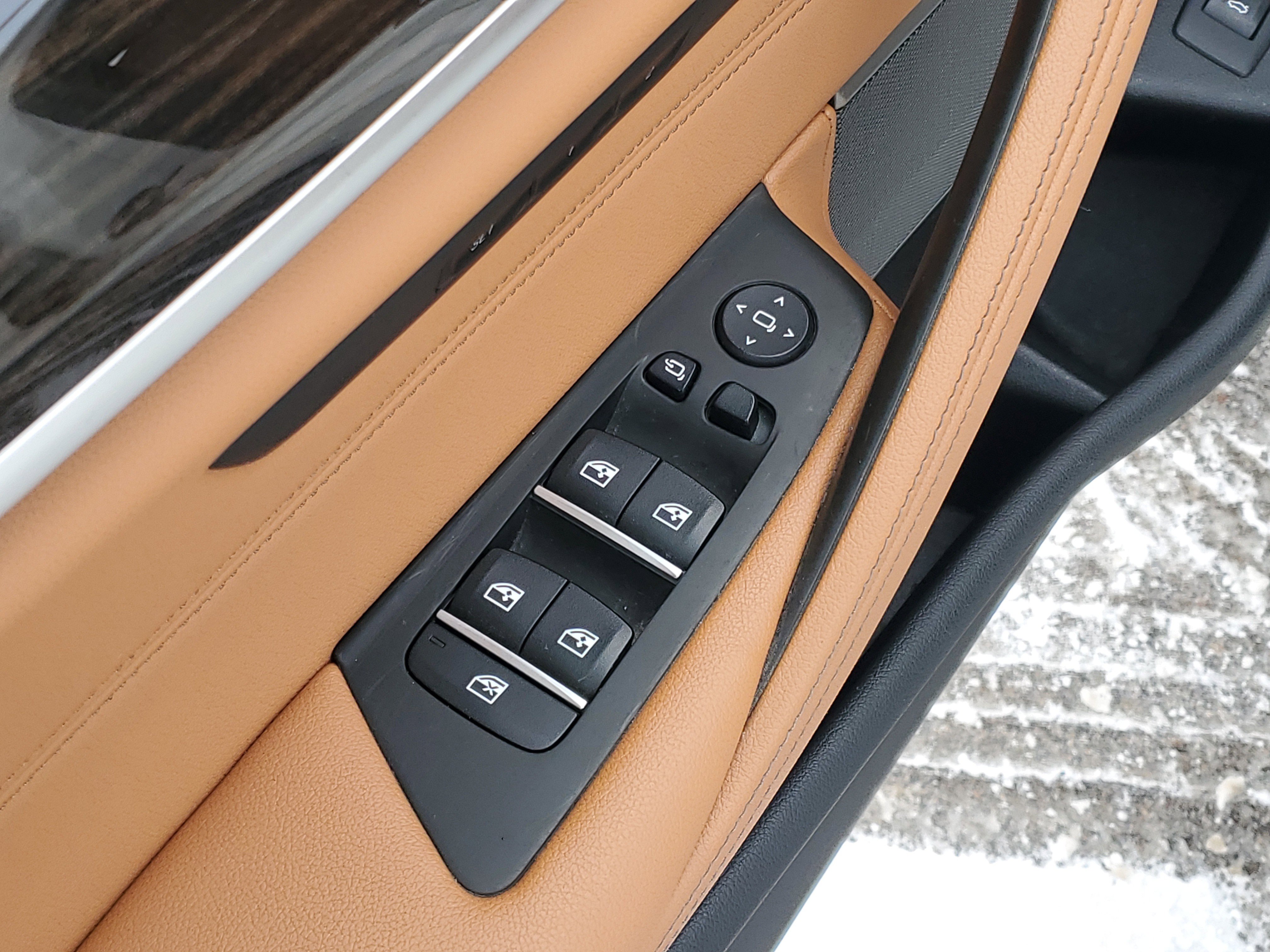 Used 2023 BMW 530i xDrive 530i xDrive w/ Premium Package image 6