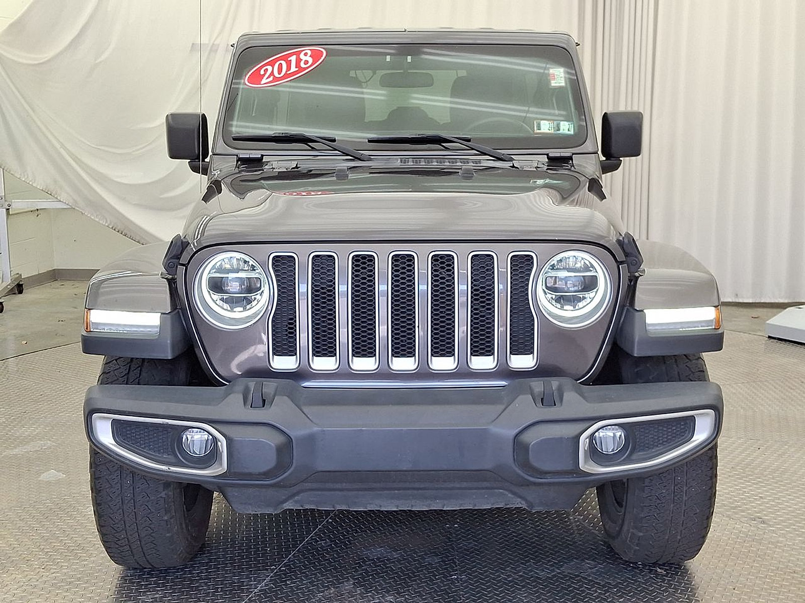 Used 2018 Jeep Wrangler Unlimited Sahara w/ Cold Weather Group AWD/4WD image 32