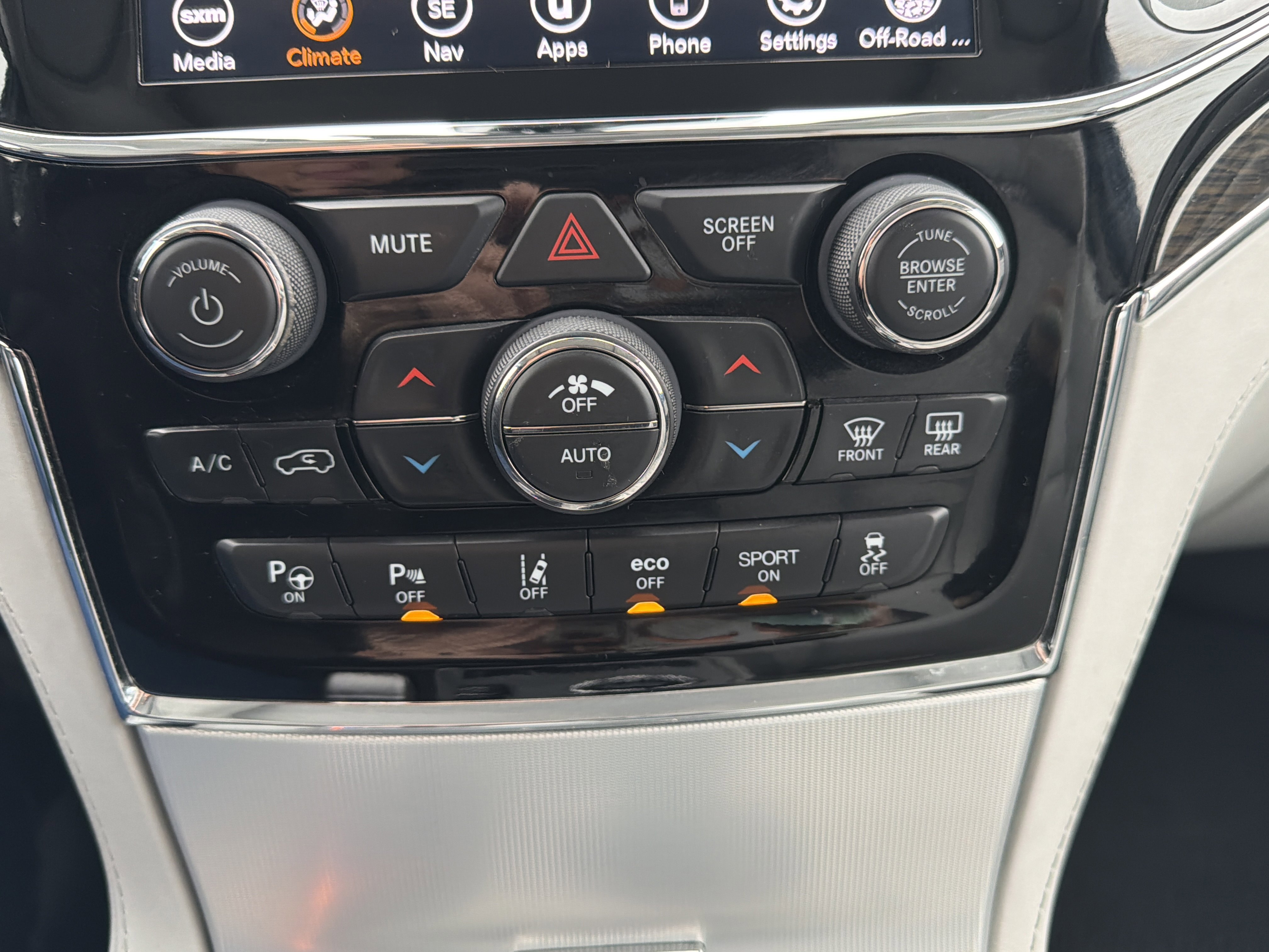 Used 2020 Jeep Grand Cherokee Summit image 11