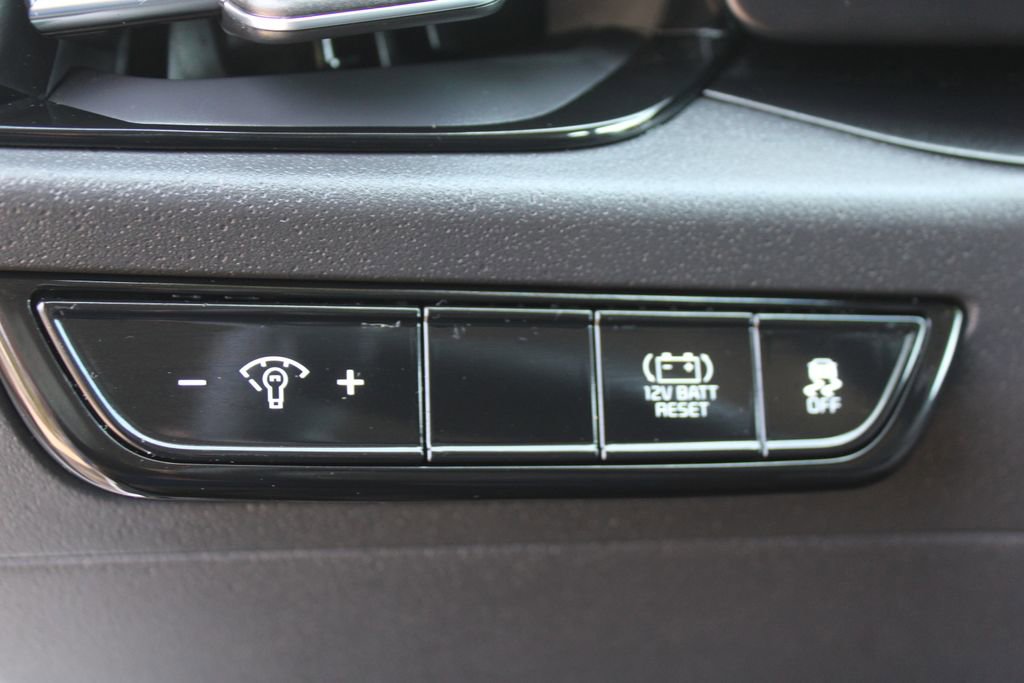 Used 2025 Kia Niro LX image 23