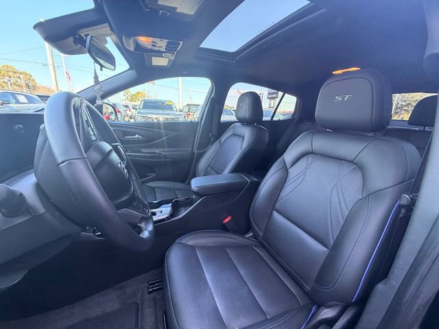 Used 2025 Buick Envista Sport Touring w/ Experience Buick Package image 12