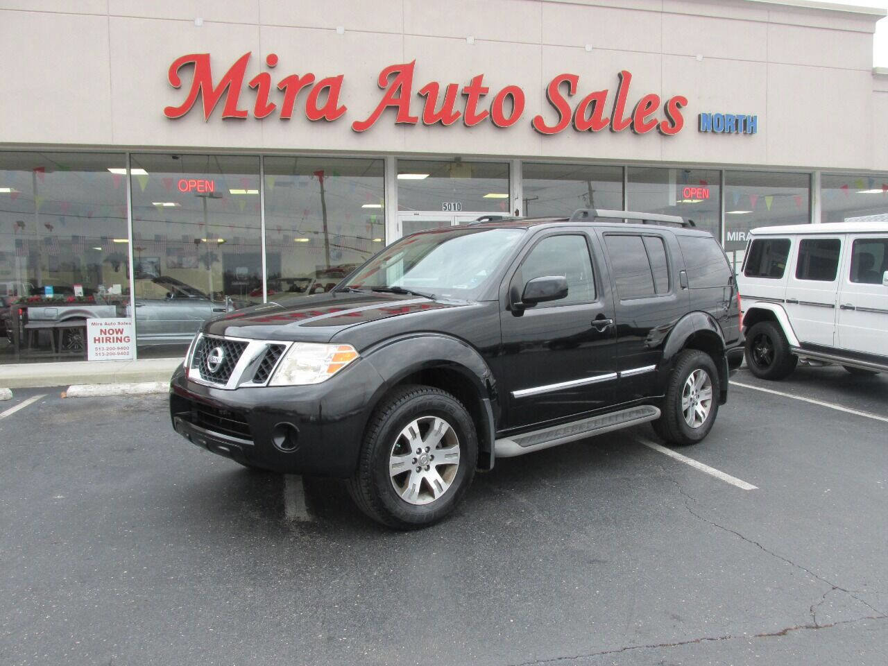 Used 2012 Nissan Pathfinder Silver w/ DVD Entertainment Pkg